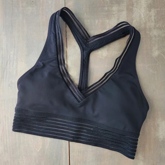 Lululemon Find Focus Black Sports Bra – Size 4 - Picture 1 of 6